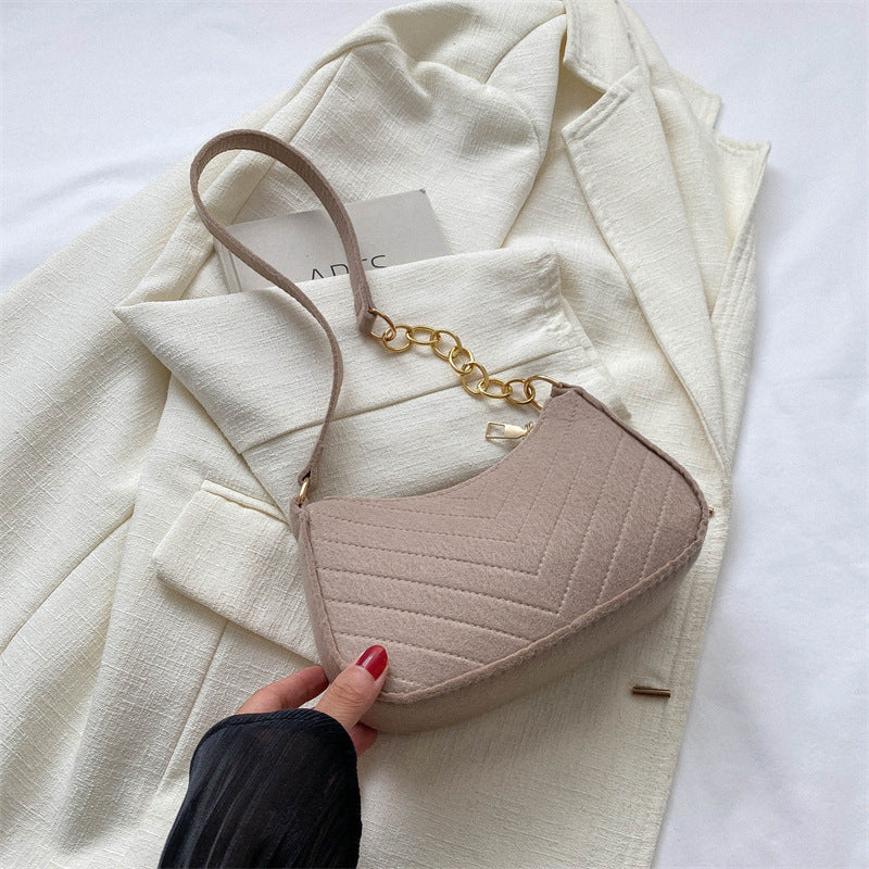 Leather Shoulder Bags: Chevron Crossbody Purse with Gold-Tone Chain Detail, Compact Casual Handbag for Women