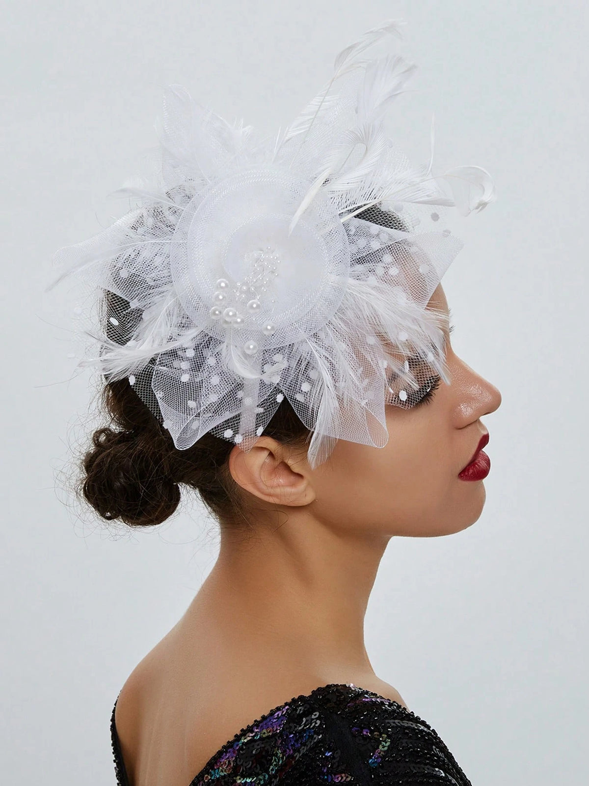 Feather Fascinator Hat: Elegant Feather Headpiece for Women, Cocktail Party, Wedding